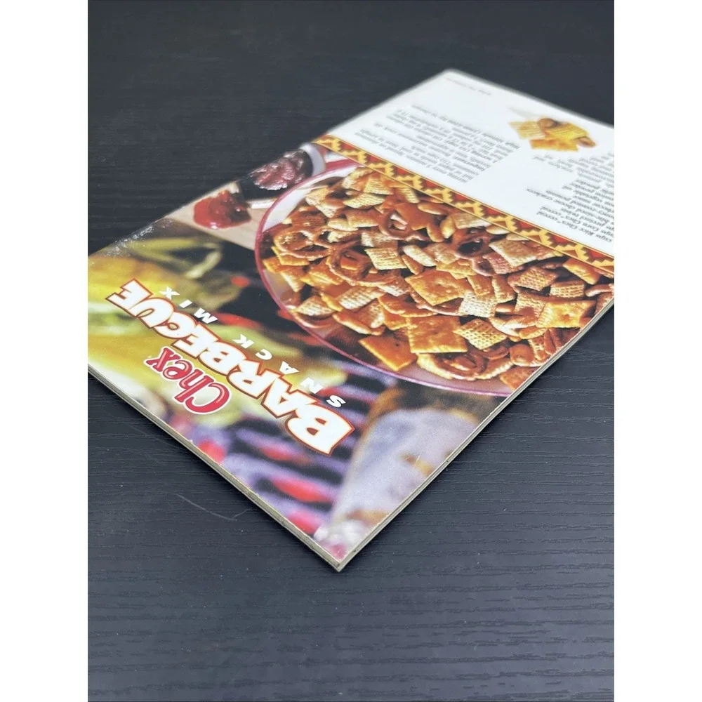 Betty Crocker On The Grill 2000 Cookbook Chex Recipes BBQ‎ Booklet